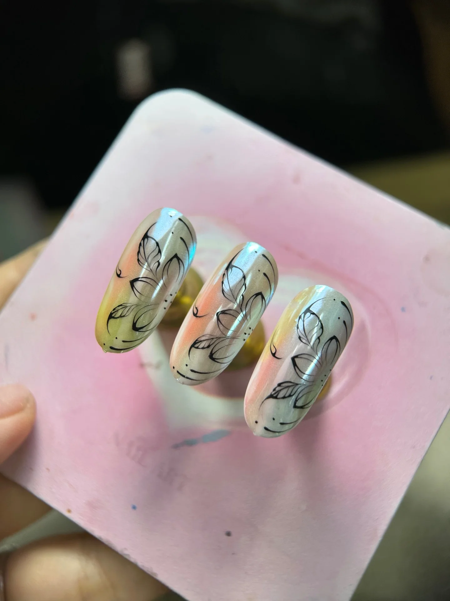 Vẽ Hoa 3 Cánh & Lá Nghệ Thuật