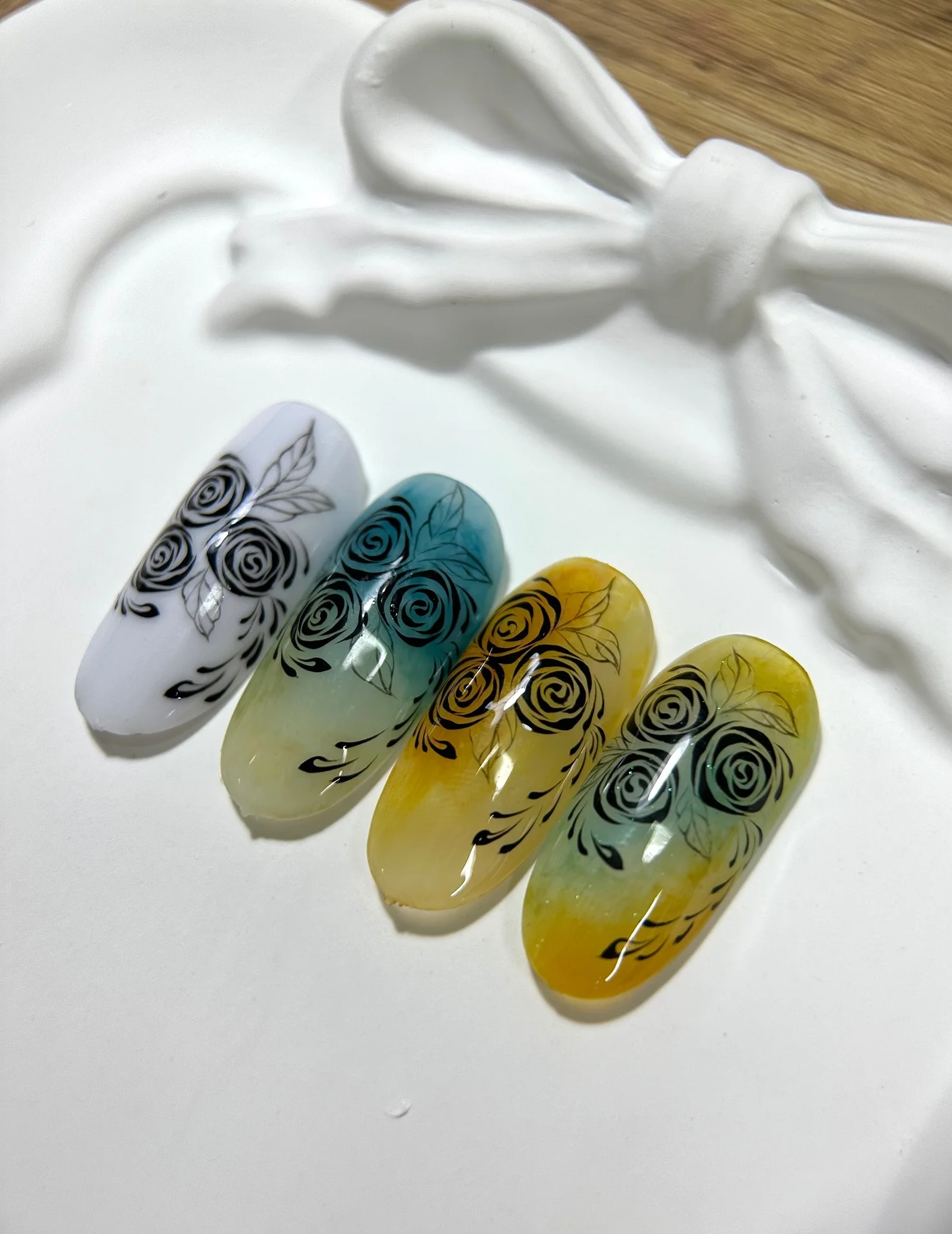 Vẽ Ren Hoa Hồng Nét Mảnh