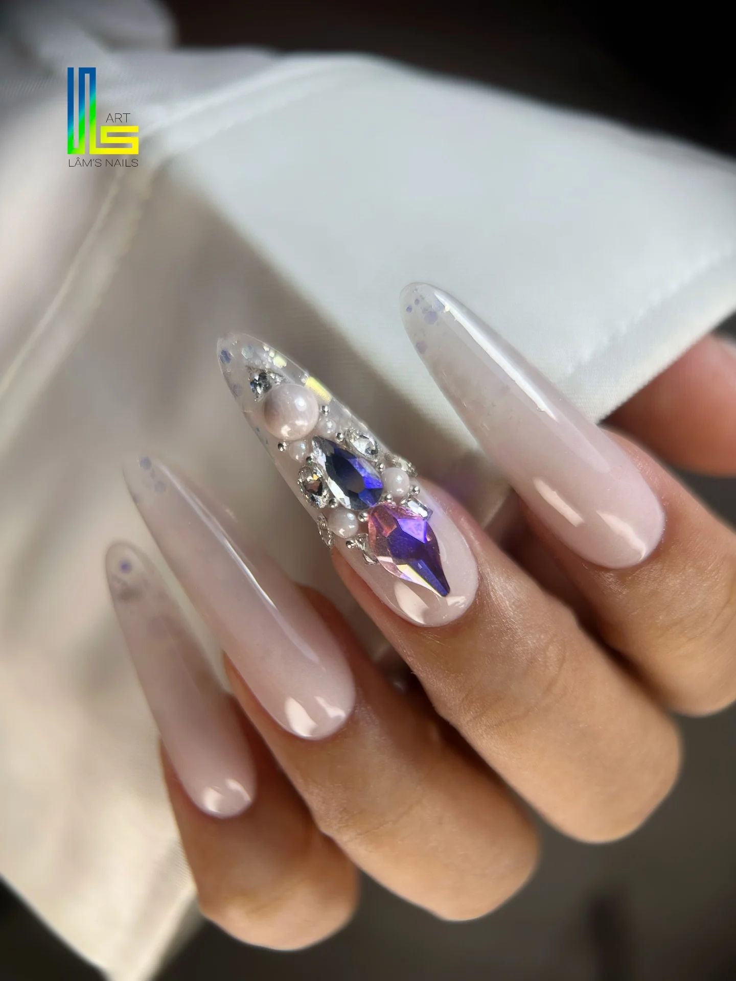 Mài Sạch Khóe Chân Móng & Gầm Móng